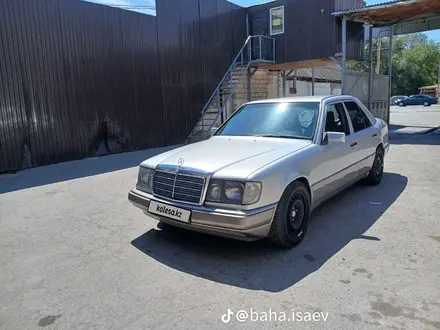 Mercedes-Benz E 220 1989 года за 2 200 000 тг. в Шымкент – фото 17