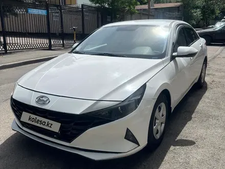 Hyundai Elantra 2022 года за 7 000 000 тг. в Алматы – фото 2