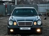 Mercedes-Benz E 280 1997 года за 3 500 000 тг. в Семей