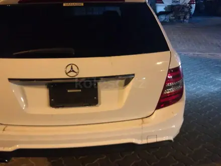 Задний бампер на Mercedes Benz W 204 C Classe Wagon за 60 000 тг. в Алматы – фото 2
