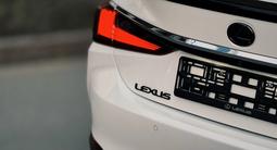 Lexus ES 300h 2021 года за 22 500 000 тг. в Алматы – фото 3