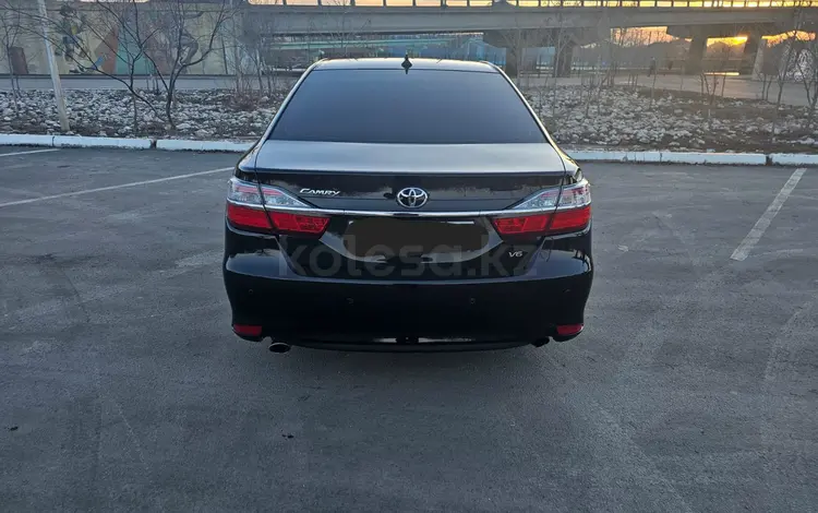 Toyota Camry 2018 года за 13 200 000 тг. в Атырау