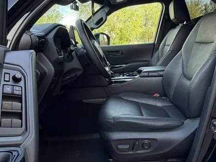 Toyota Land Cruiser 2022 года за 39 500 000 тг. в Уральск – фото 15