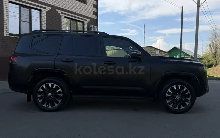 Toyota Land Cruiser 2022 года за 39 500 000 тг. в Уральск