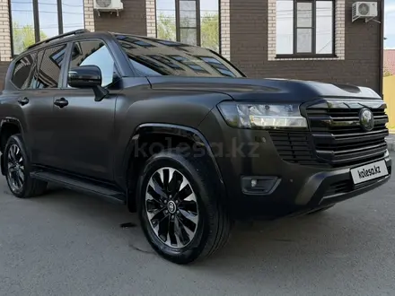 Toyota Land Cruiser 2022 года за 39 500 000 тг. в Уральск – фото 4