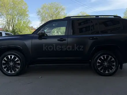 Toyota Land Cruiser 2022 года за 39 500 000 тг. в Уральск – фото 2