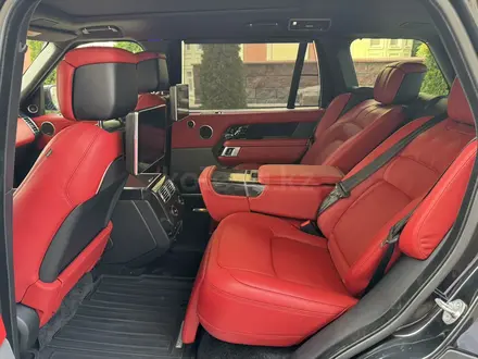 Land Rover Range Rover 2018 года за 47 800 000 тг. в Алматы – фото 14