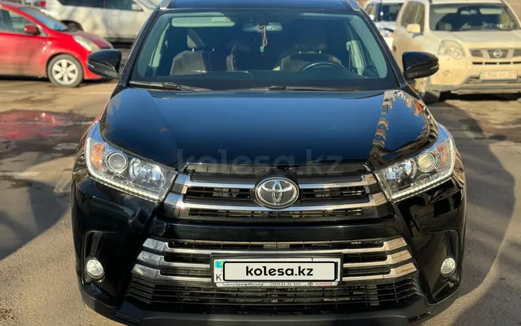 Toyota Highlander 2019 годаfor25 000 000 тг. в Астана