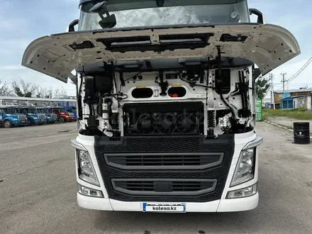 Volvo  FH 2018 года за 32 500 000 тг. в Алматы – фото 2