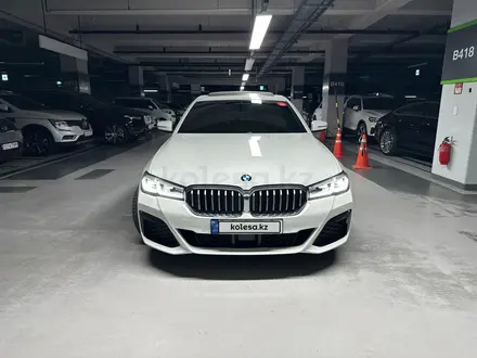 BMW 530 2022 года за 30 500 000 тг. в Алматы – фото 8