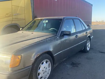 Mercedes-Benz E 200 1989 года за 1 300 000 тг. в Караганда