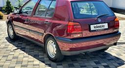 Volkswagen Golf 1993 годаүшін2 100 000 тг. в Тараз