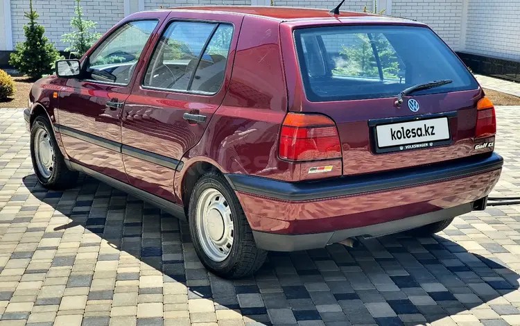 Volkswagen Golf 1993 годаүшін2 100 000 тг. в Тараз