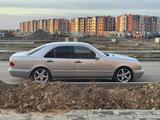 Mercedes-Benz E 240 1999 года за 4 300 000 тг. в Костанай – фото 2