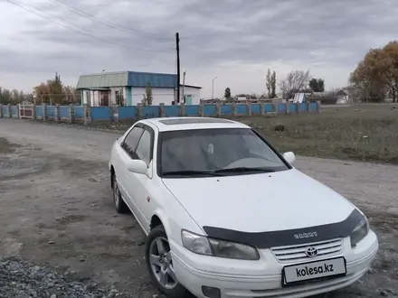 Toyota Camry 1998 года за 3 200 000 тг. в Усть-Каменогорск – фото 3