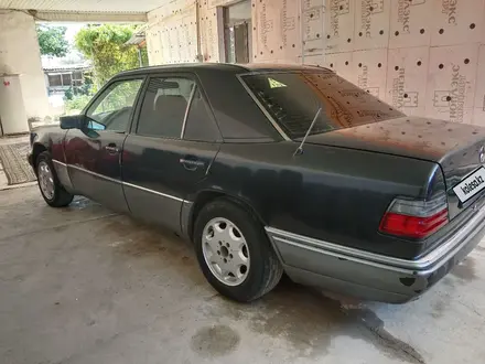 Mercedes-Benz E 220 1993 года за 2 000 000 тг. в Туркестан – фото 2