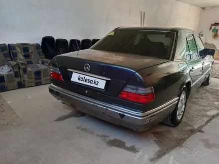 Mercedes-Benz E 220 1993 года за 2 000 000 тг. в Туркестан – фото 5