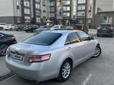 Toyota Camry 2010 годаүшін5 100 000 тг. в Актобе – фото 2