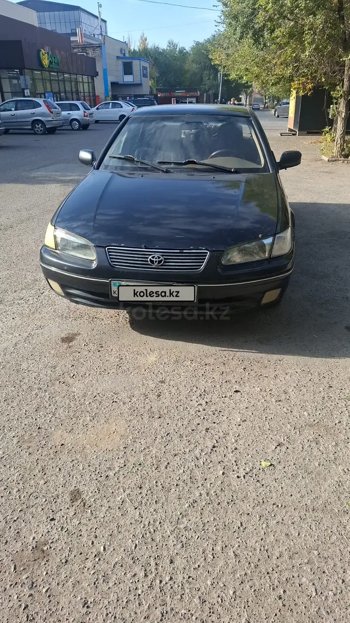 Toyota Camry, 1998