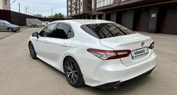 Toyota Camry 2021 года за 18 200 000 тг. в Уральск – фото 5