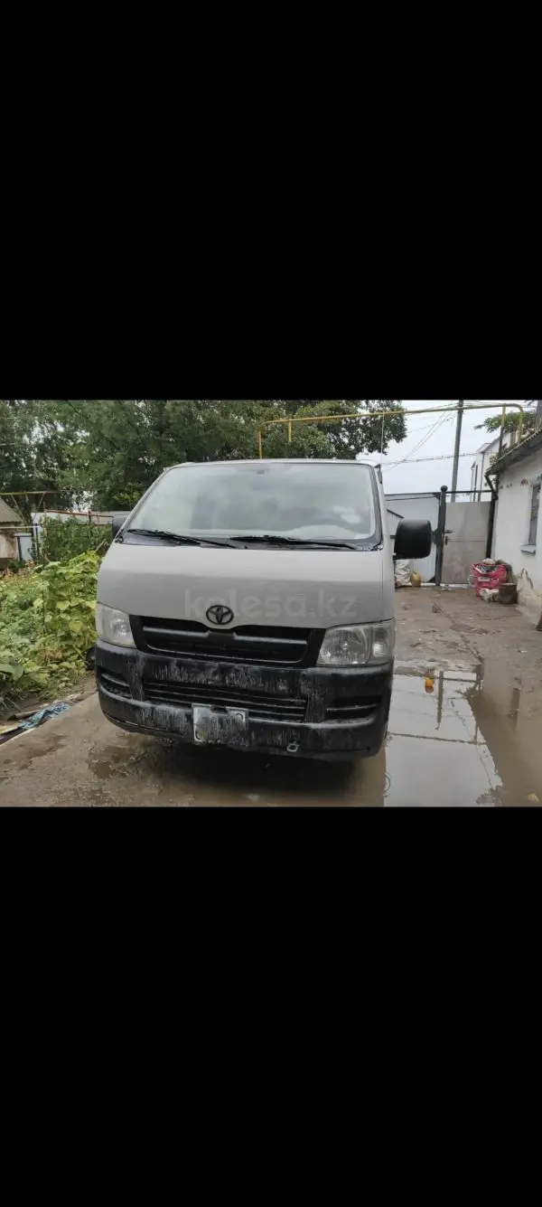 Toyota HiAce, 2005