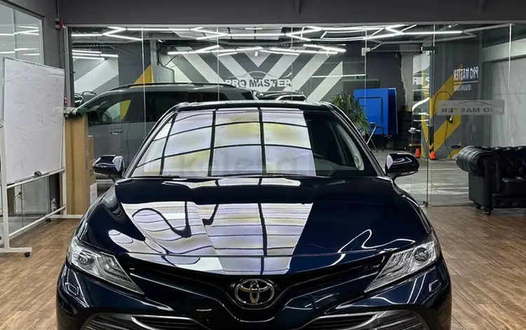 Toyota Camry 2018 года за 15 000 000 тг. в Алматы