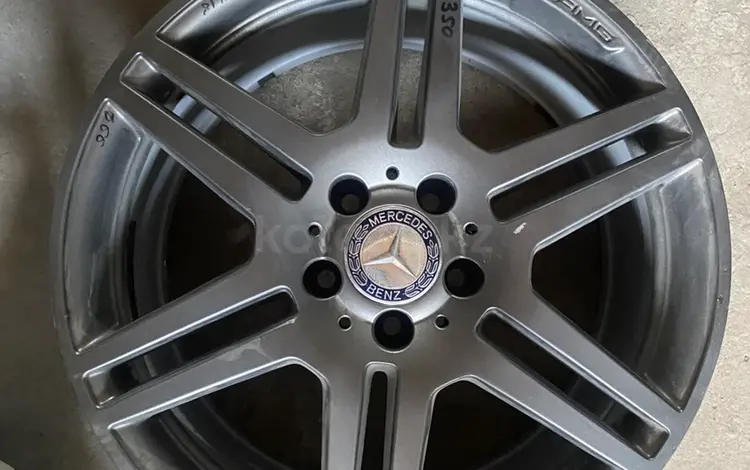 На MERCEDES AMG оригинал 18/052 за 310 000 тг. в Алматы