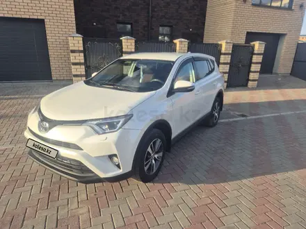 Toyota RAV4 2016 года за 11 000 000 тг. в Кокшетау