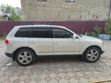 Volkswagen Touareg 2005 года за 6 000 000 тг. в Алматы – фото 4