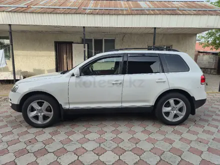 Volkswagen Touareg 2005 года за 6 000 000 тг. в Алматы – фото 5