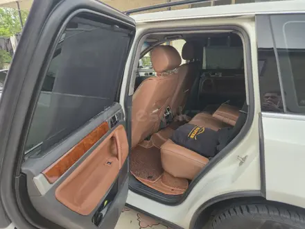 Volkswagen Touareg 2005 года за 6 000 000 тг. в Алматы – фото 8