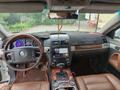 Volkswagen Touareg 2005 года за 6 000 000 тг. в Алматы – фото 12