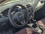Volkswagen Jetta 2014 года за 6 300 000 тг. в Степногорск – фото 5