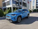 Toyota RAV4 2020 года за 14 500 000 тг. в Актау