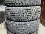 Комплект зимние шины 265/70/16 Dunlop Grandtrek sj6. за 90 000 тг. в Алматы