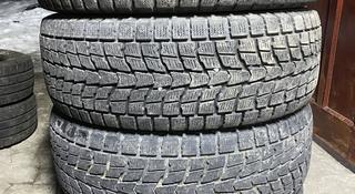 Комплект зимние шины 265/70/16 Dunlop Grandtrek sj6. за 85 000 тг. в Алматы