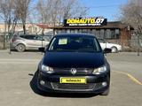 Volkswagen Polo 2015 года за 5 900 000 тг. в Уральск – фото 2