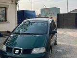 SEAT Alhambra 2002 года за 2 600 000 тг. в Актау