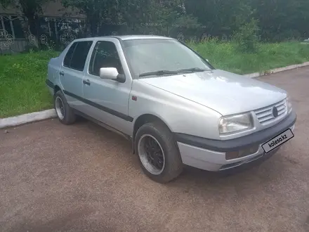 Volkswagen Vento 1994 года за 1 600 000 тг. в Кокшетау – фото 2