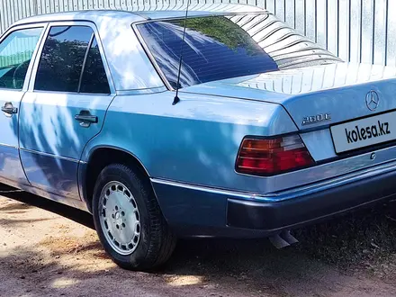 Mercedes-Benz E 260 1993 года за 2 730 000 тг. в Караганда – фото 14