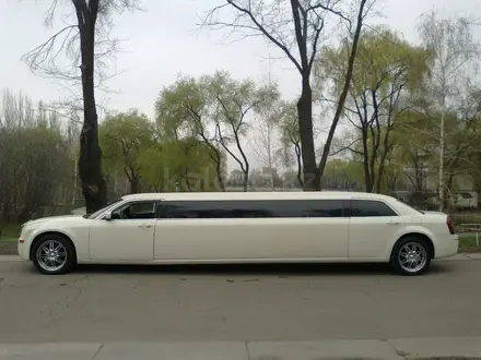 Лимузин Chrysler 300C (Крайслер 300С) в Алматы – фото 2