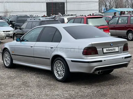 BMW 530 2000 года за 3 000 000 тг. в Алматы – фото 12