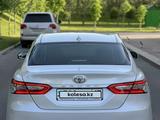 Toyota Camry 2020 года за 15 650 000 тг. в Шымкент – фото 5