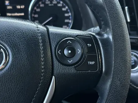 Toyota RAV4 2017 года за 10 390 000 тг. в Актобе – фото 15