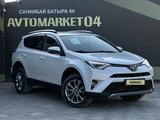 Toyota RAV4 2017 года за 10 390 000 тг. в Актобе – фото 3