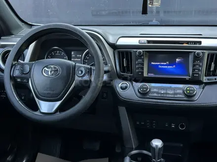 Toyota RAV4 2017 года за 10 390 000 тг. в Актобе – фото 23