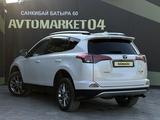 Toyota RAV4 2017 года за 10 390 000 тг. в Актобе – фото 4