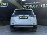 Toyota RAV4 2017 года за 10 390 000 тг. в Актобе – фото 5