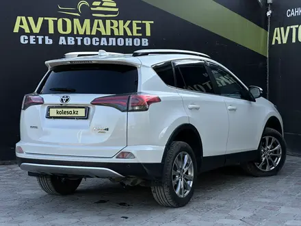 Toyota RAV4 2017 года за 10 390 000 тг. в Актобе – фото 6