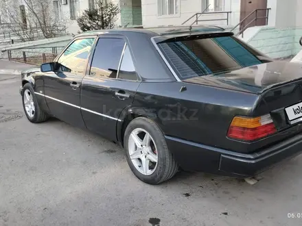 Mercedes-Benz E 260 1992 года за 1 600 000 тг. в Астана – фото 3
